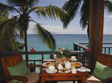 Romantic dining at Hilton Seychelles Northolme Resort & Spa
