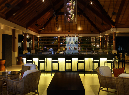 Enjoy light snacks & live entertainment at Lo Brizan restaurant, Hilton Seychelles Labriz Resort & Spa