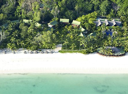 Paradise Sun Hotel is set beside the spectacular Cote d'Or beach on Praslin Island