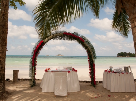 Beachside Seychelles wedding at Paradise Sun