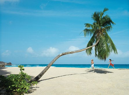 Beautiful white sand beach at Four Seasons Seychelles